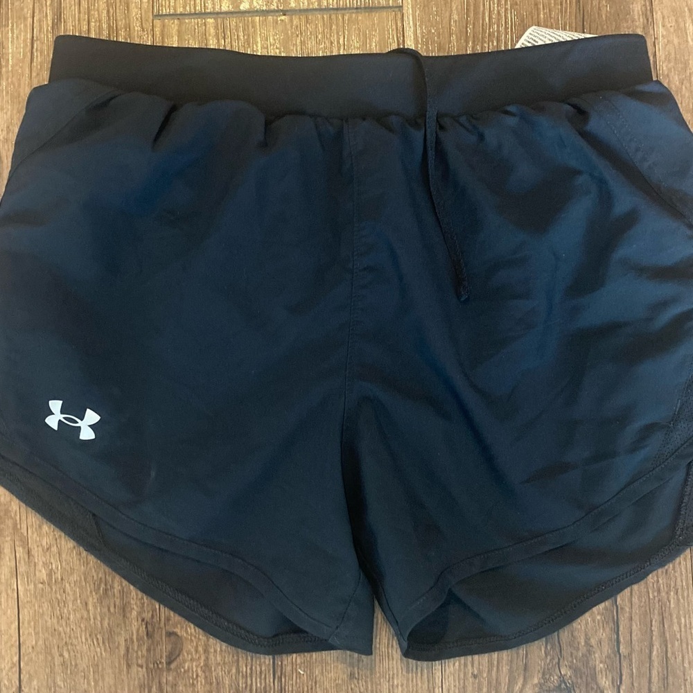 Under Armour Women's Black Shorts small